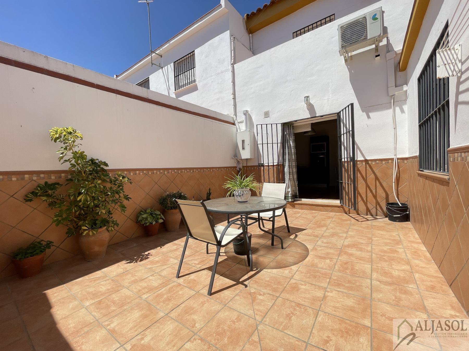 For sale of house in Almensilla