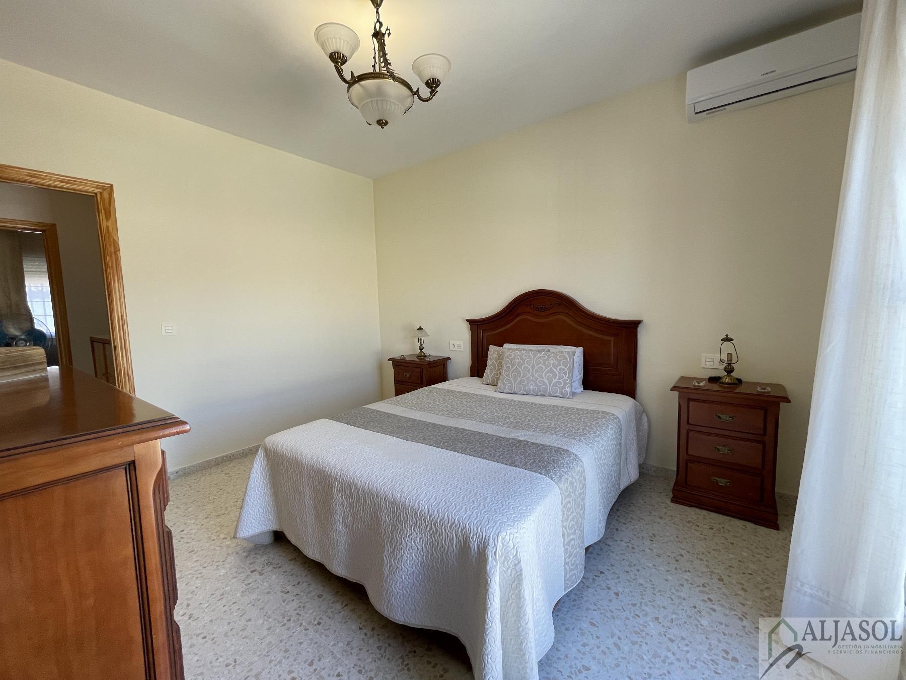 For sale of house in Almensilla