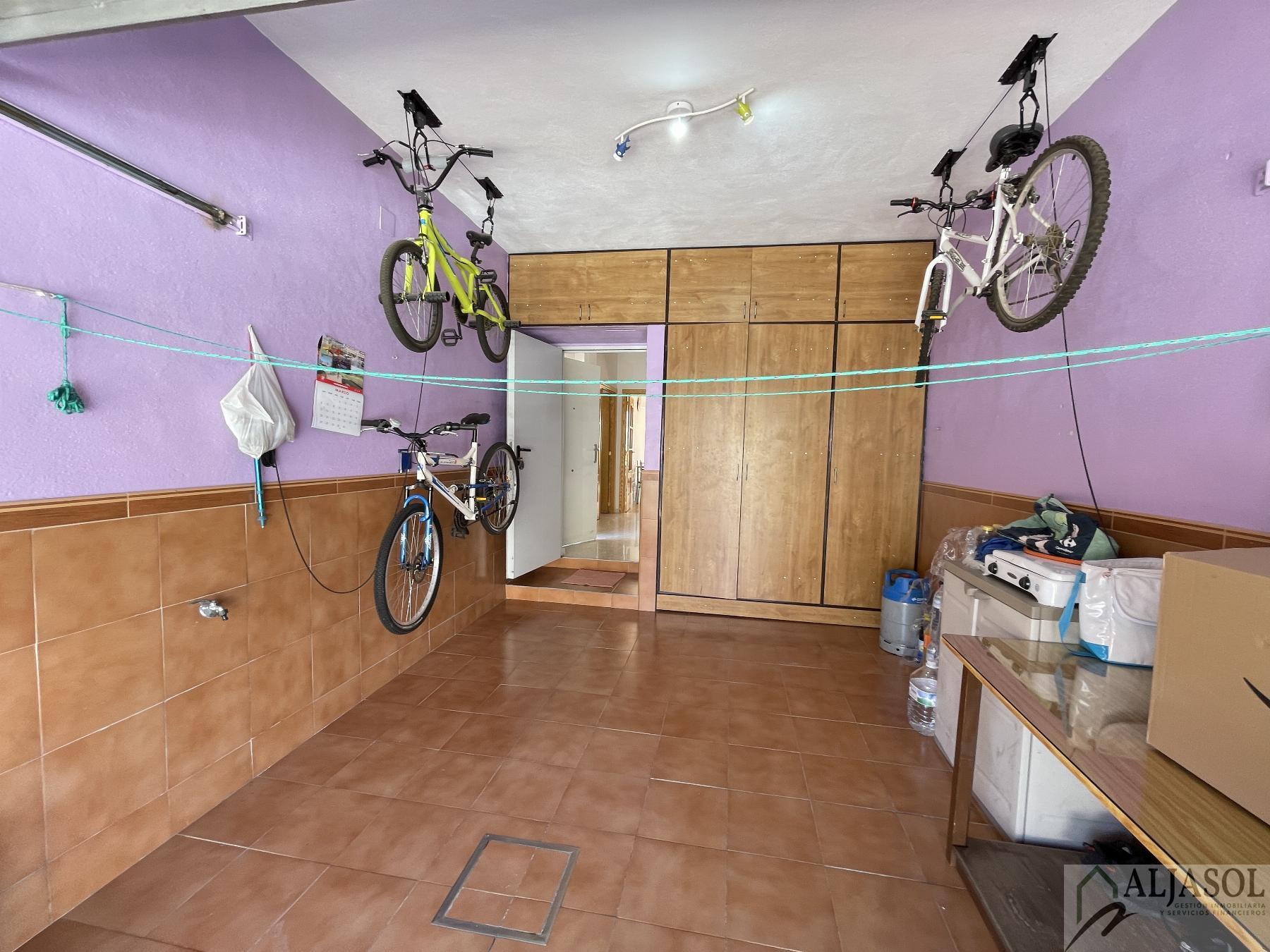 For sale of house in Almensilla