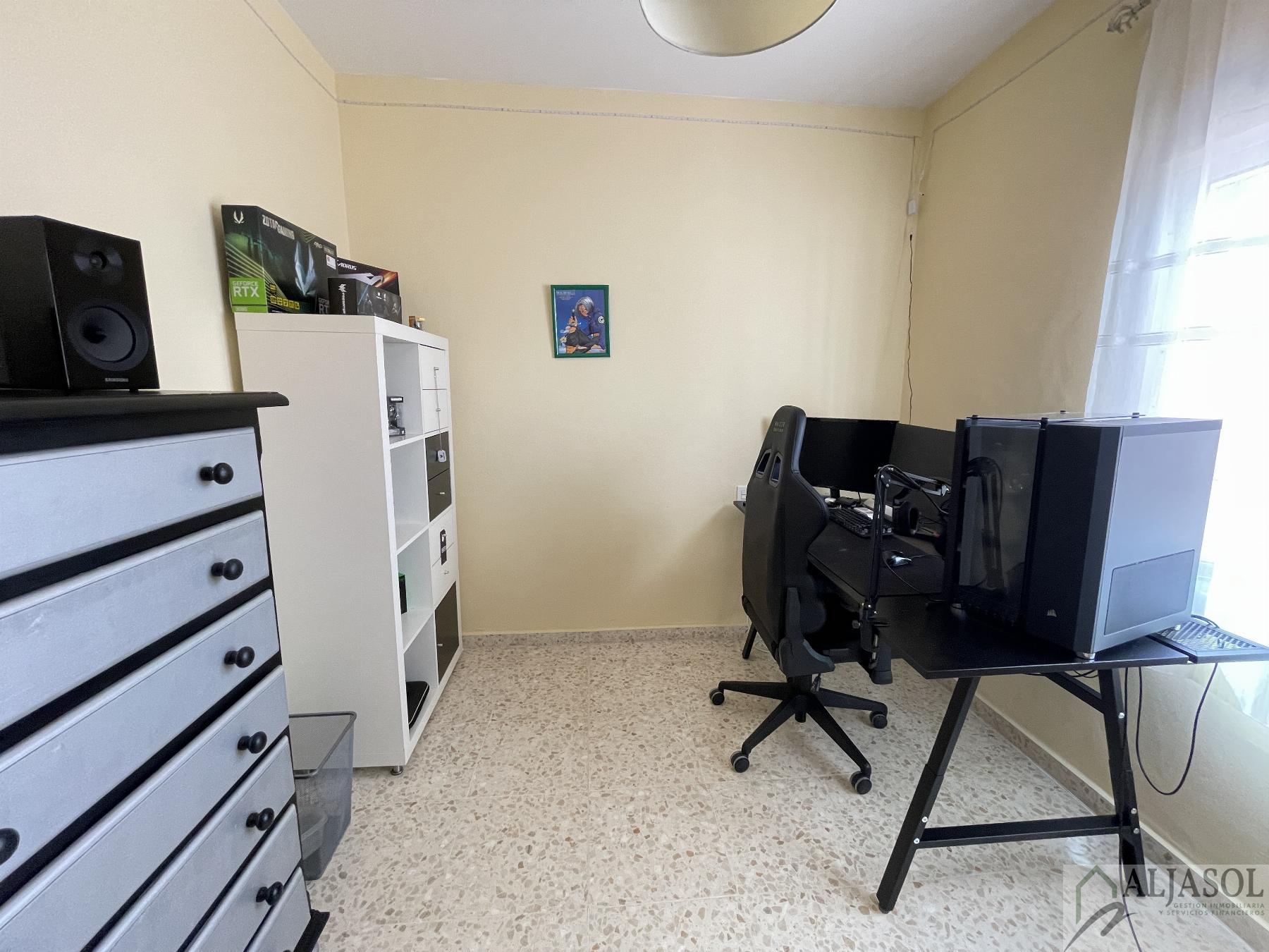 For sale of house in Almensilla