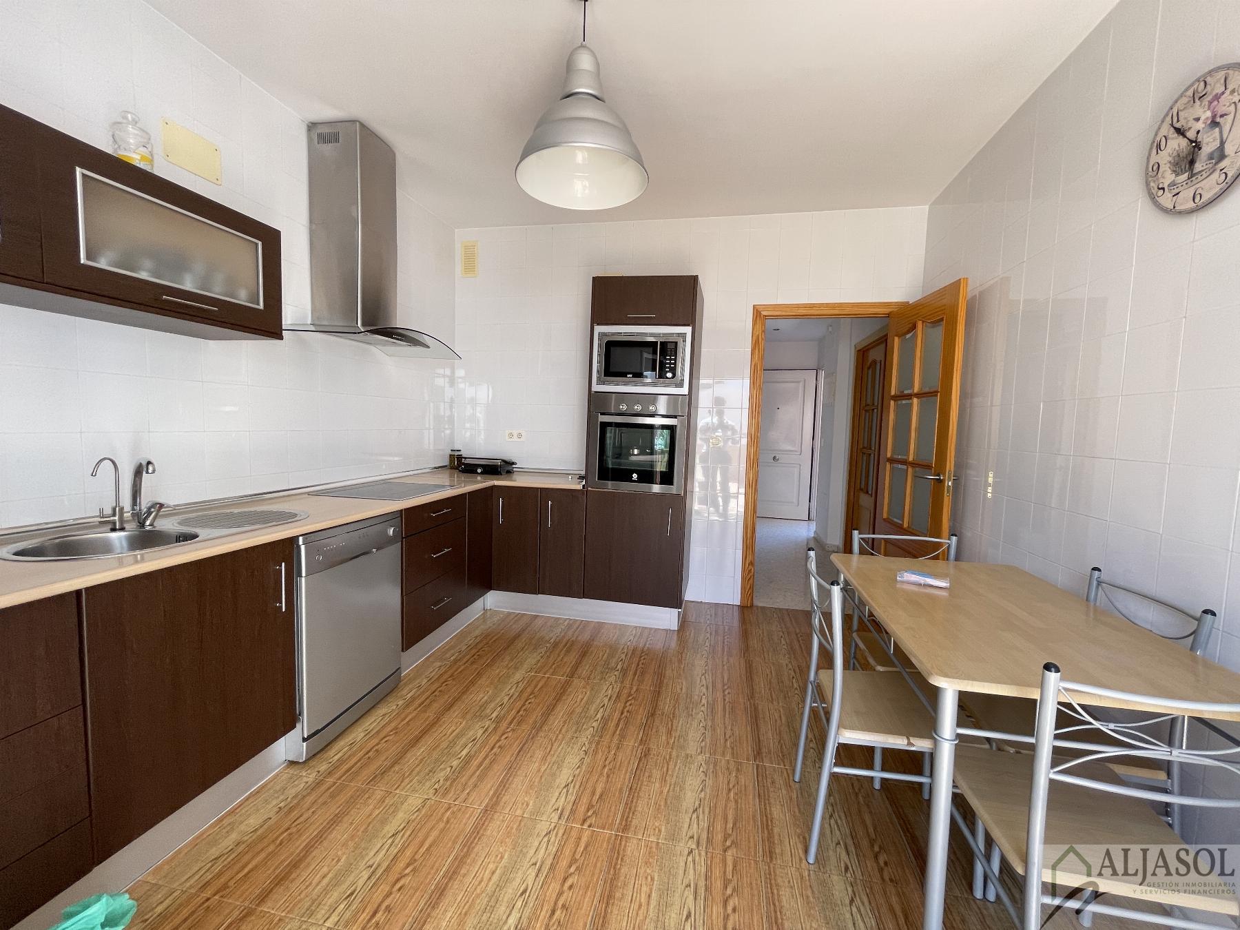 For sale of house in Almensilla