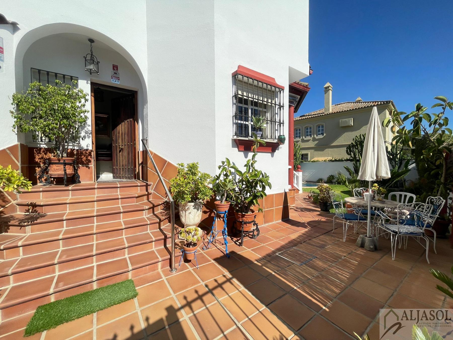 Venta de chalet en Valencina de la Concepción