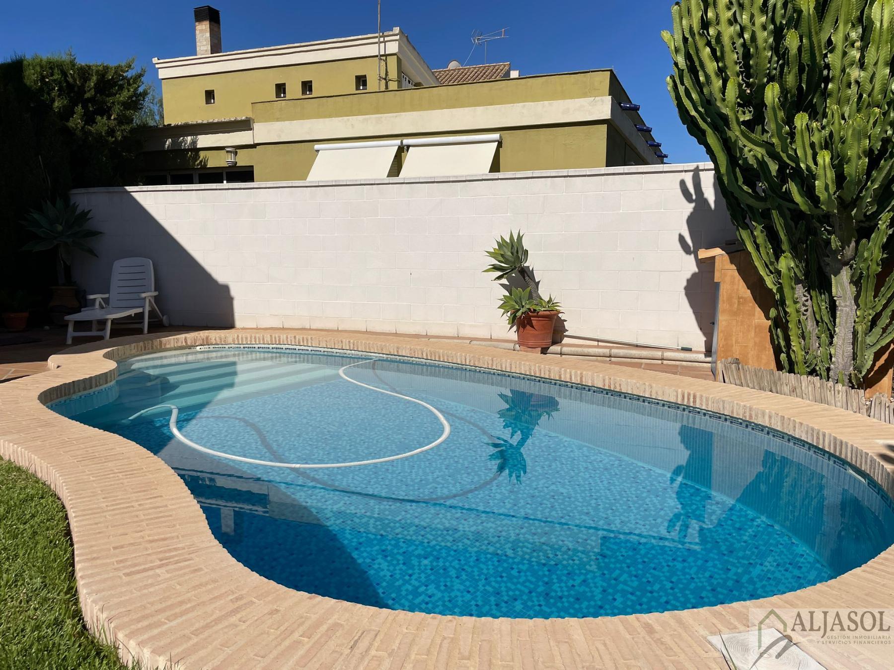 Venta de chalet en Valencina de la Concepción