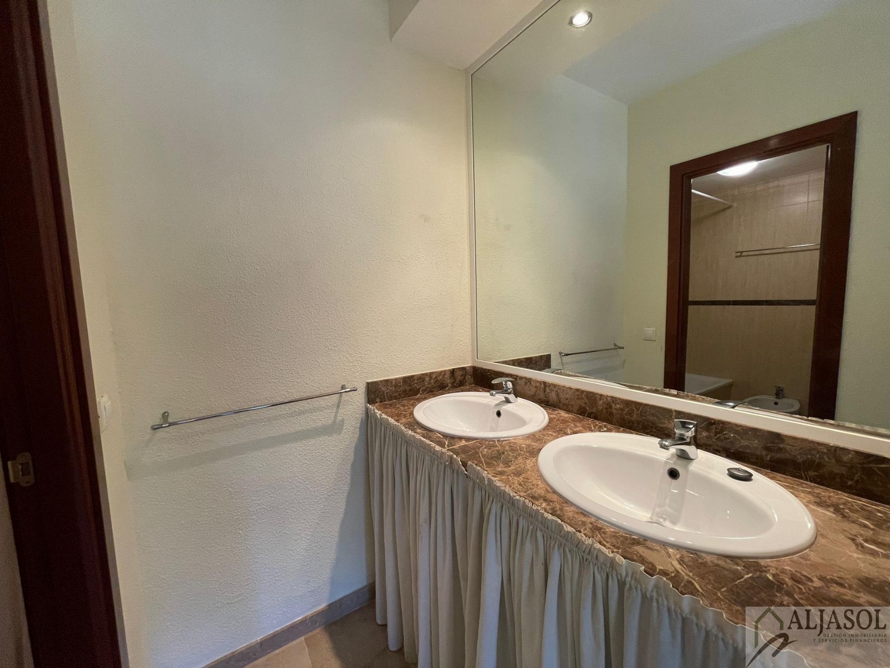 For sale of house in Bollullos de la Mitación