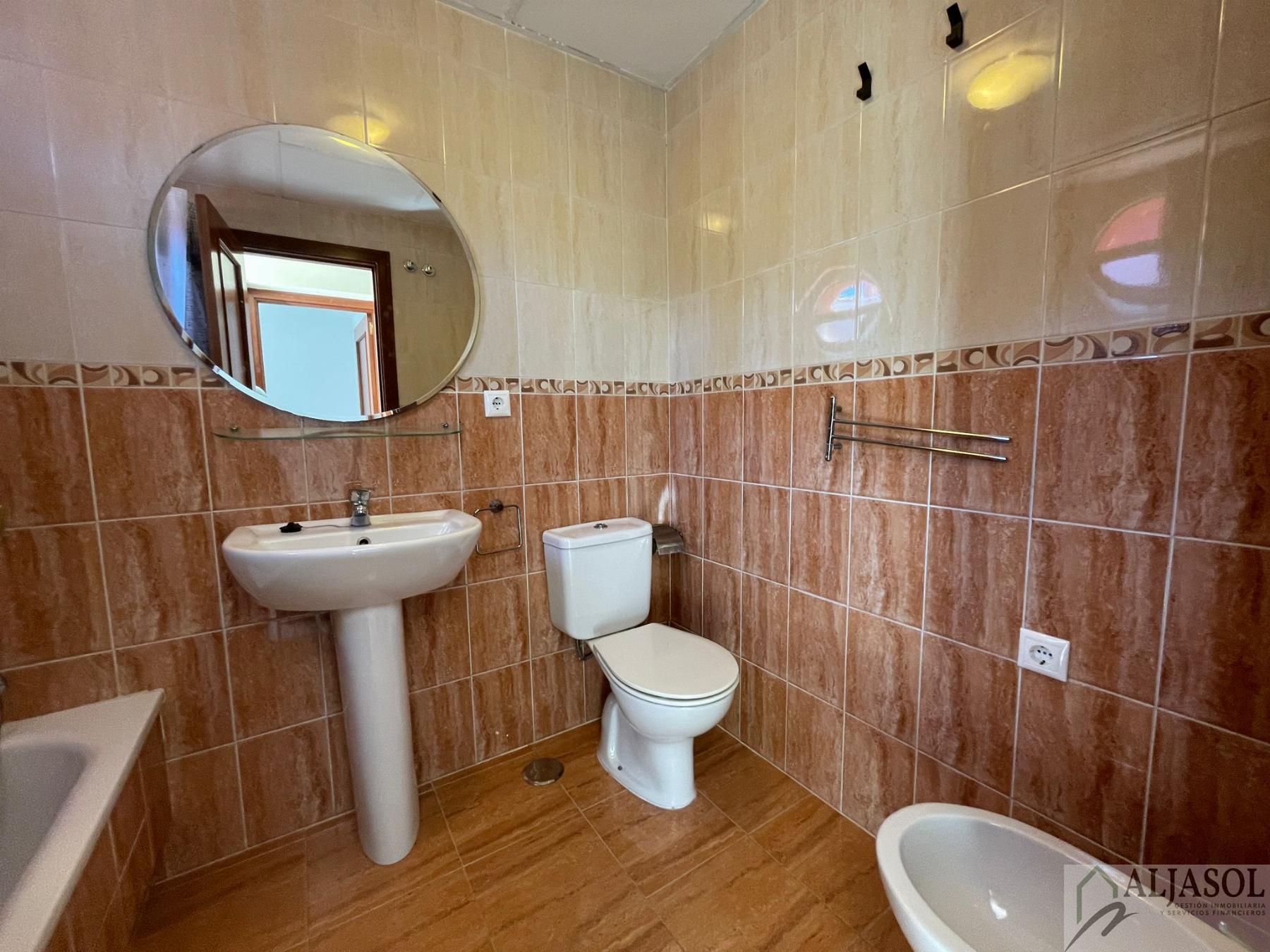 For sale of house in Bollullos de la Mitación