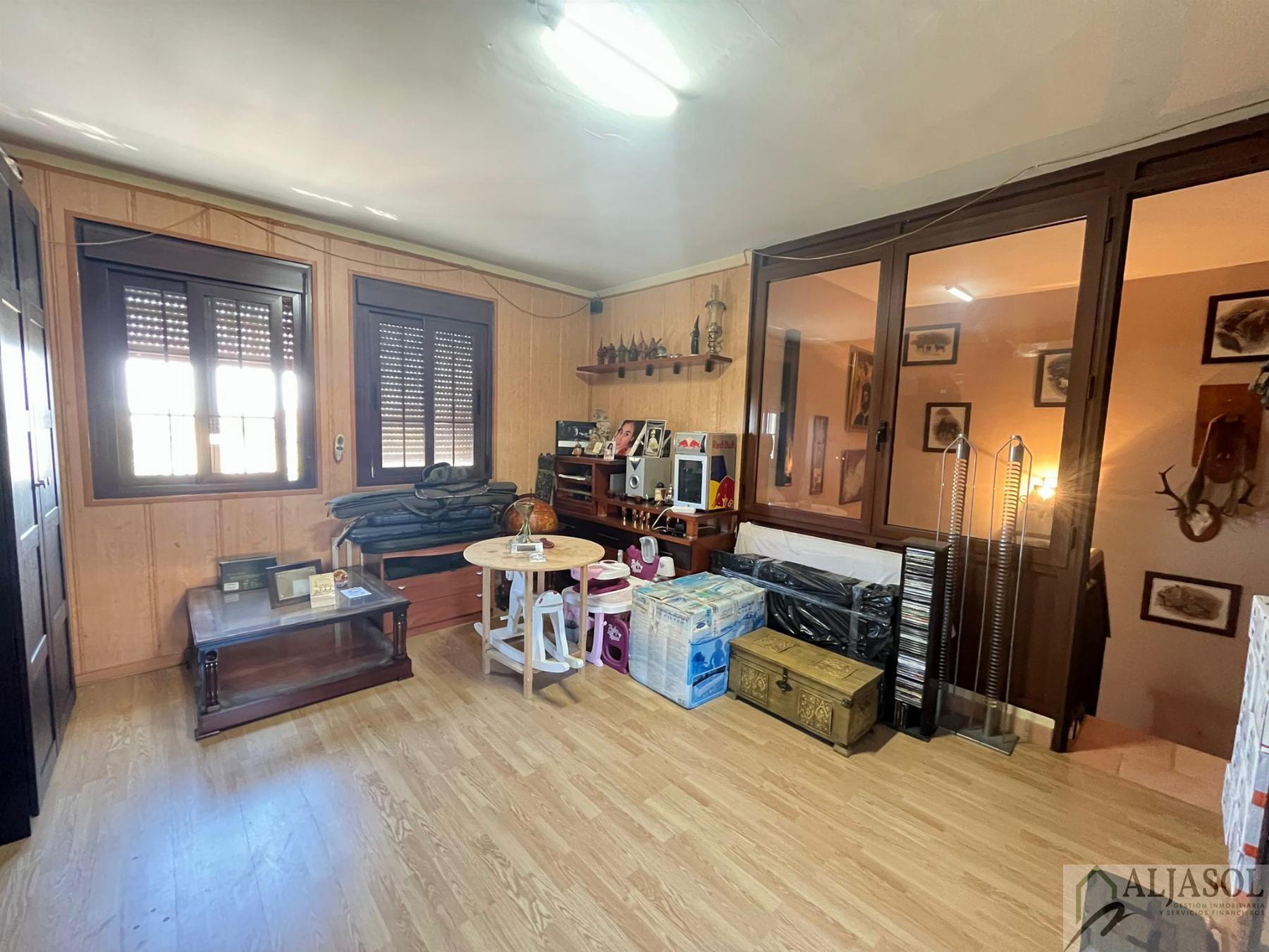 For sale of chalet in Espartinas