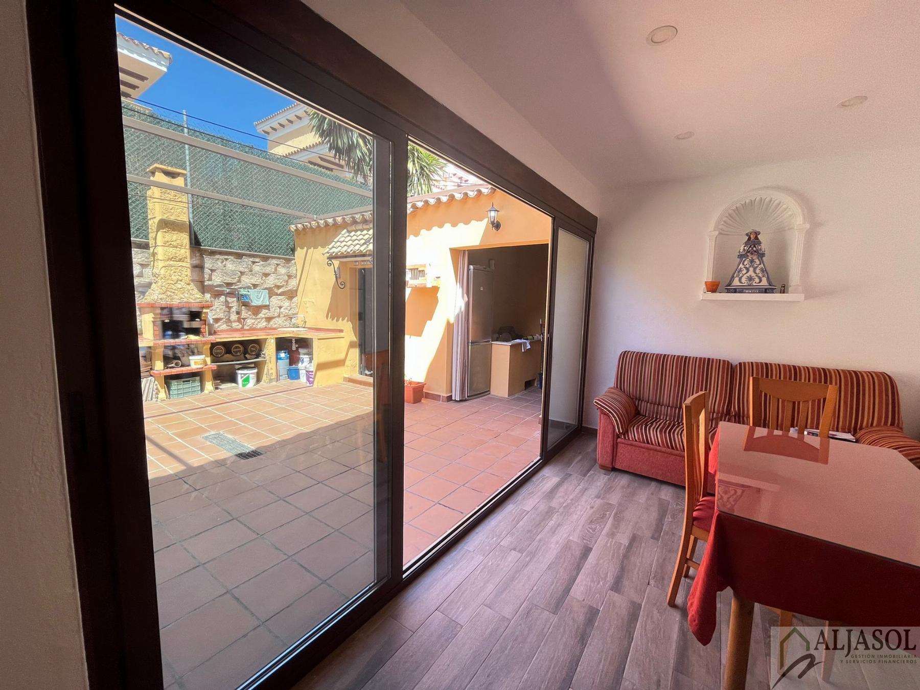 For sale of chalet in Espartinas