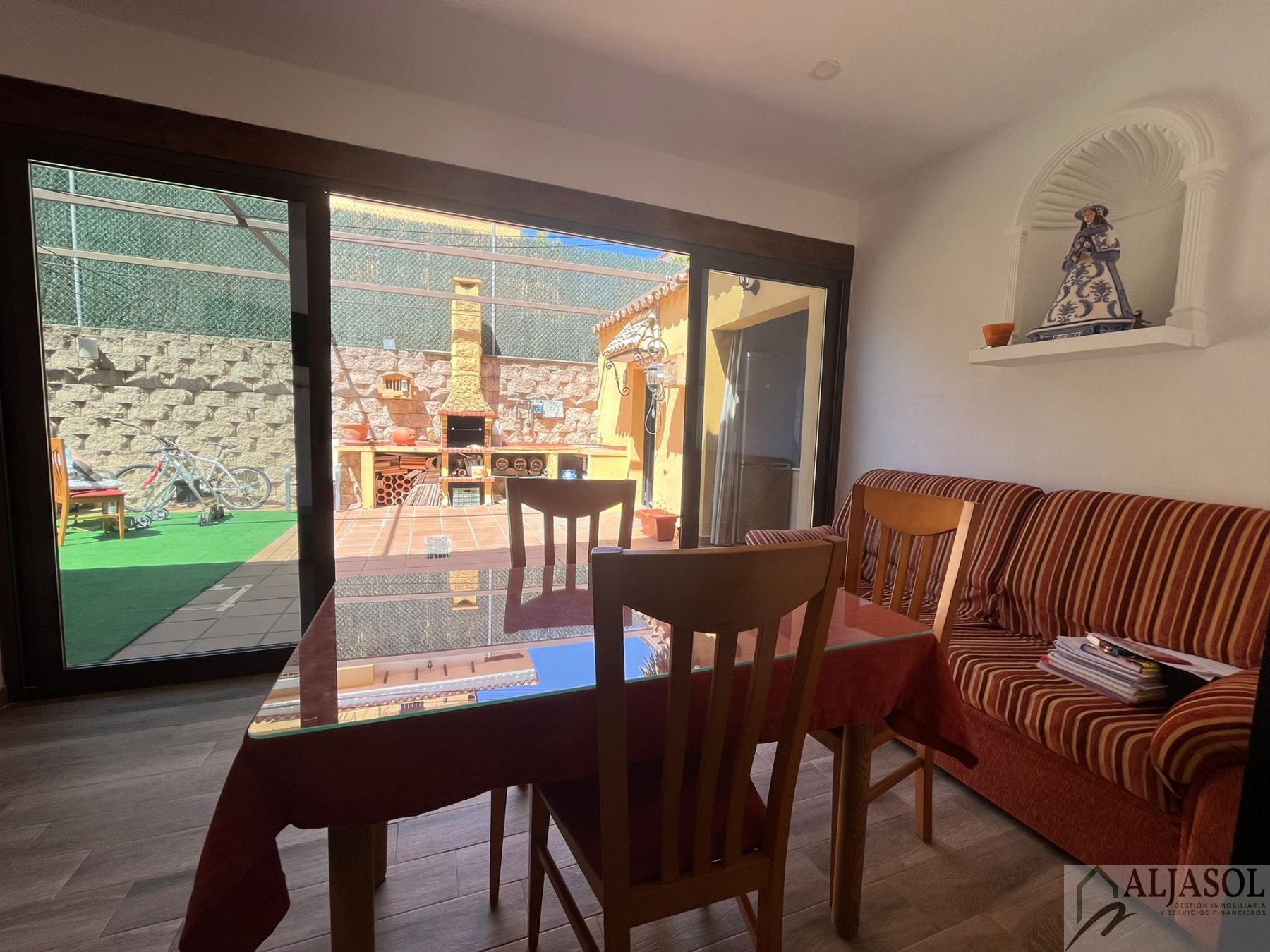 For sale of chalet in Espartinas