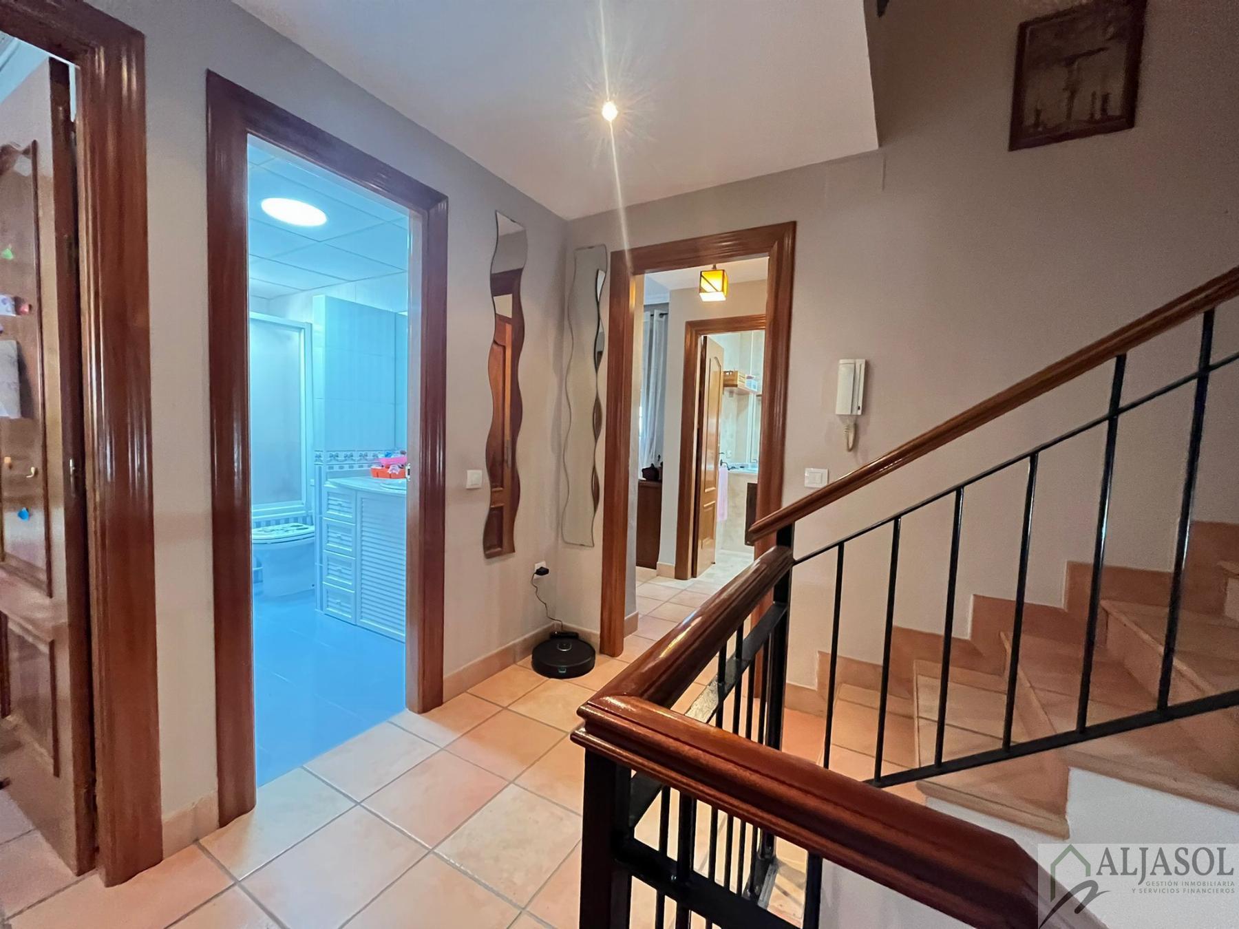 For sale of chalet in Espartinas