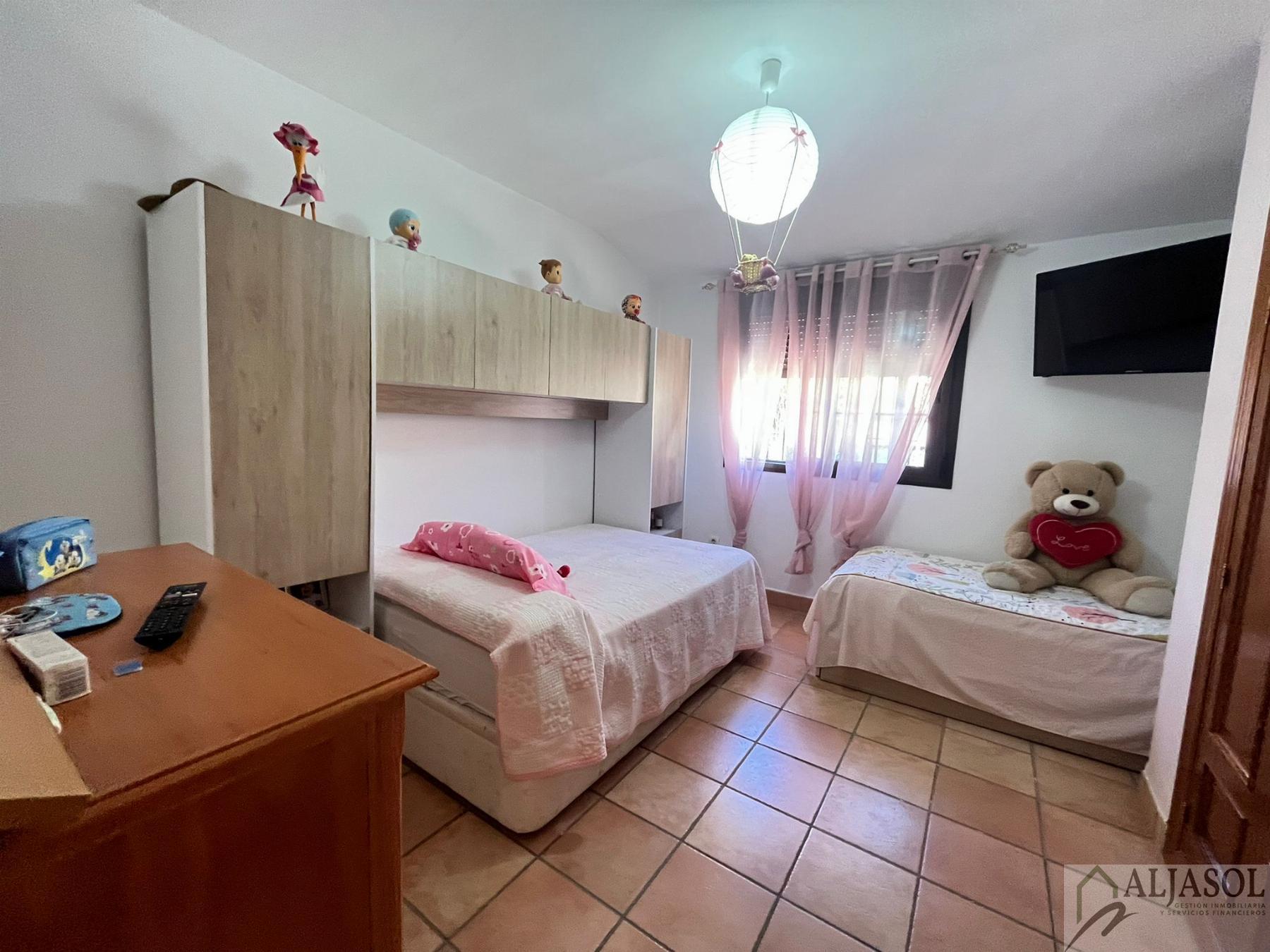 For sale of chalet in Espartinas