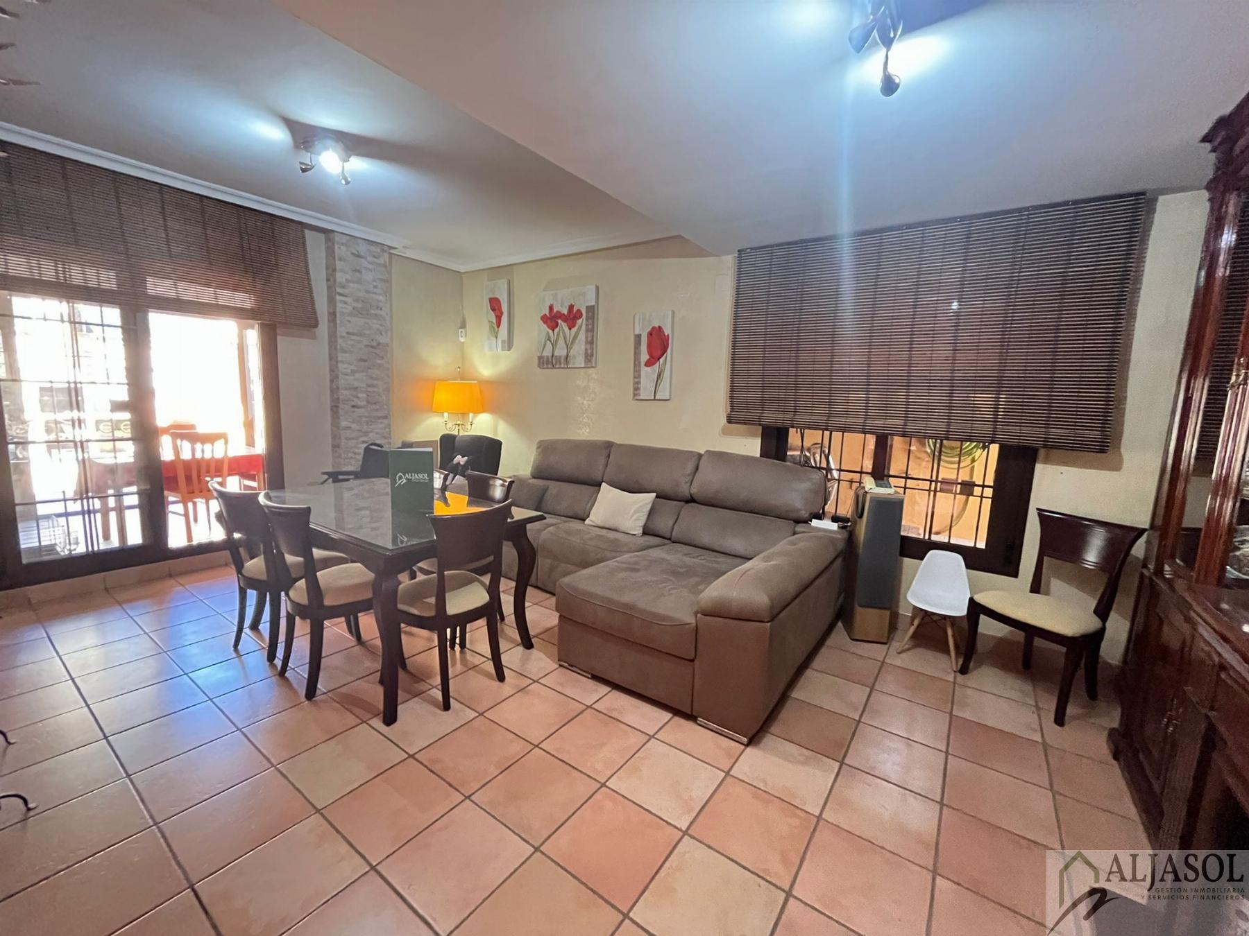 For sale of chalet in Espartinas