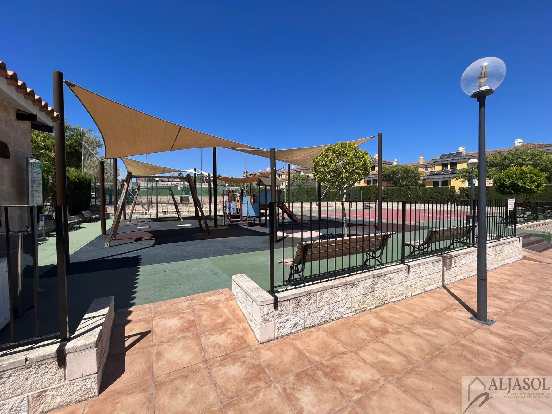 For sale of chalet in Espartinas