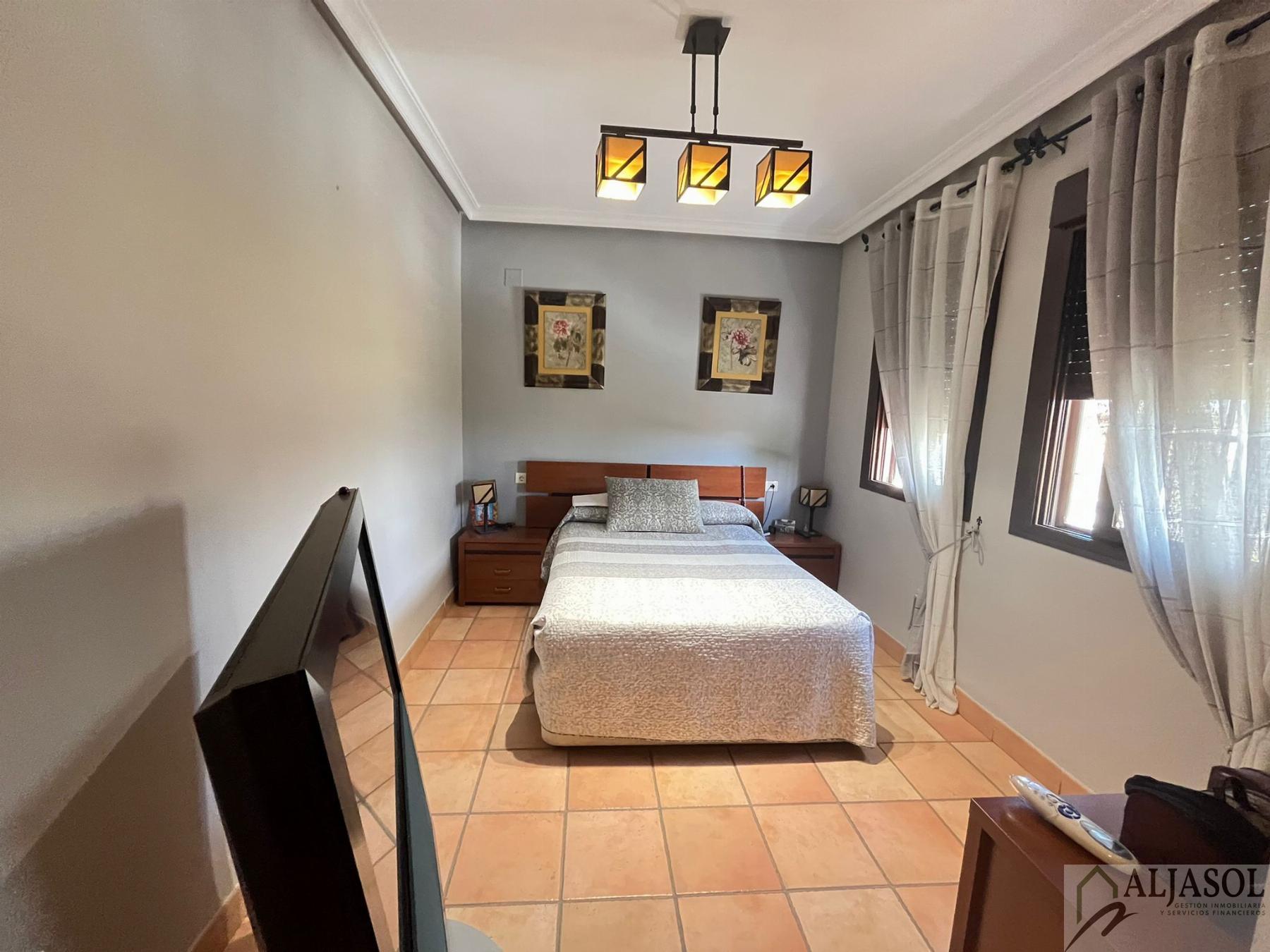 For sale of chalet in Espartinas