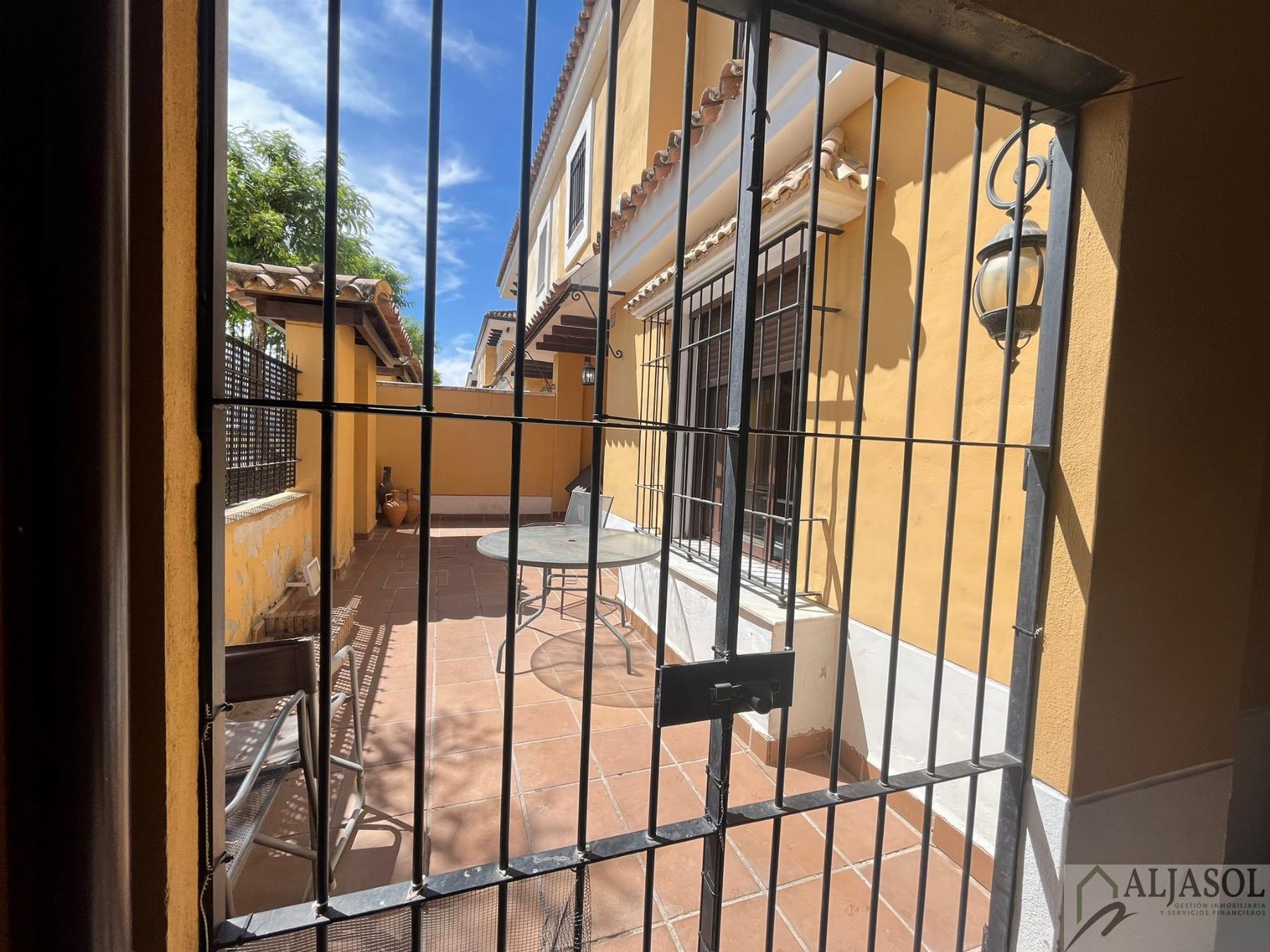 For sale of chalet in Espartinas