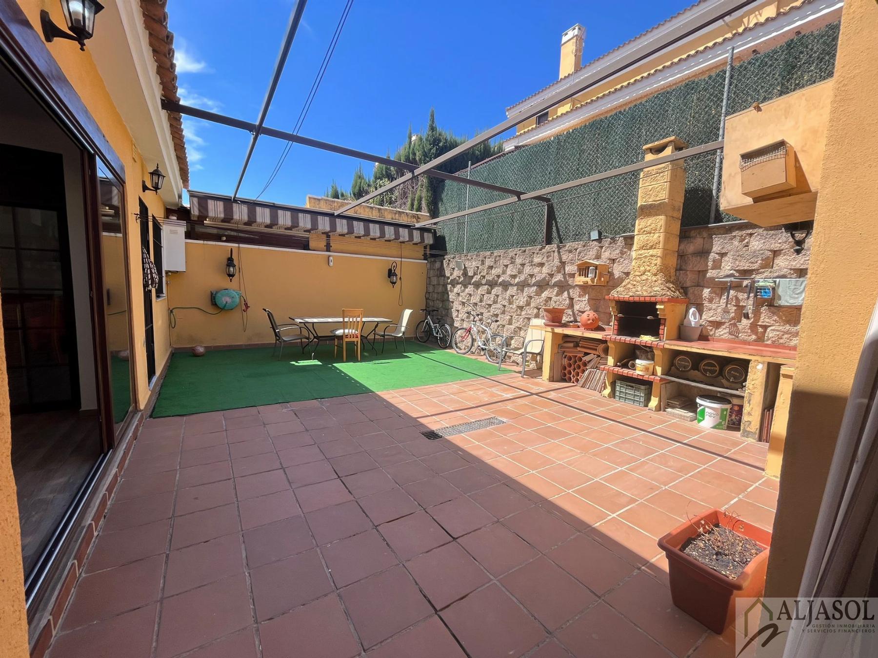 For sale of chalet in Espartinas