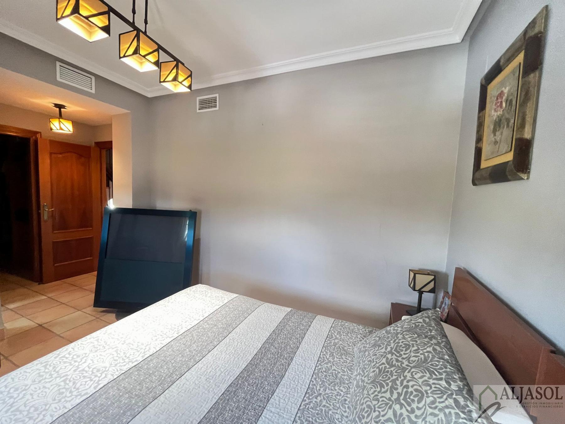 For sale of chalet in Espartinas