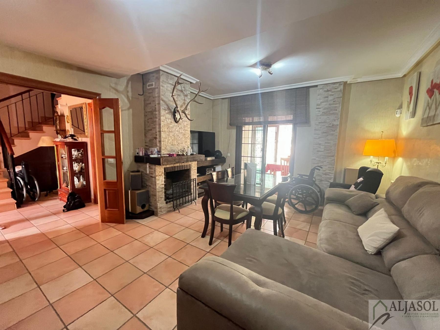 For sale of chalet in Espartinas
