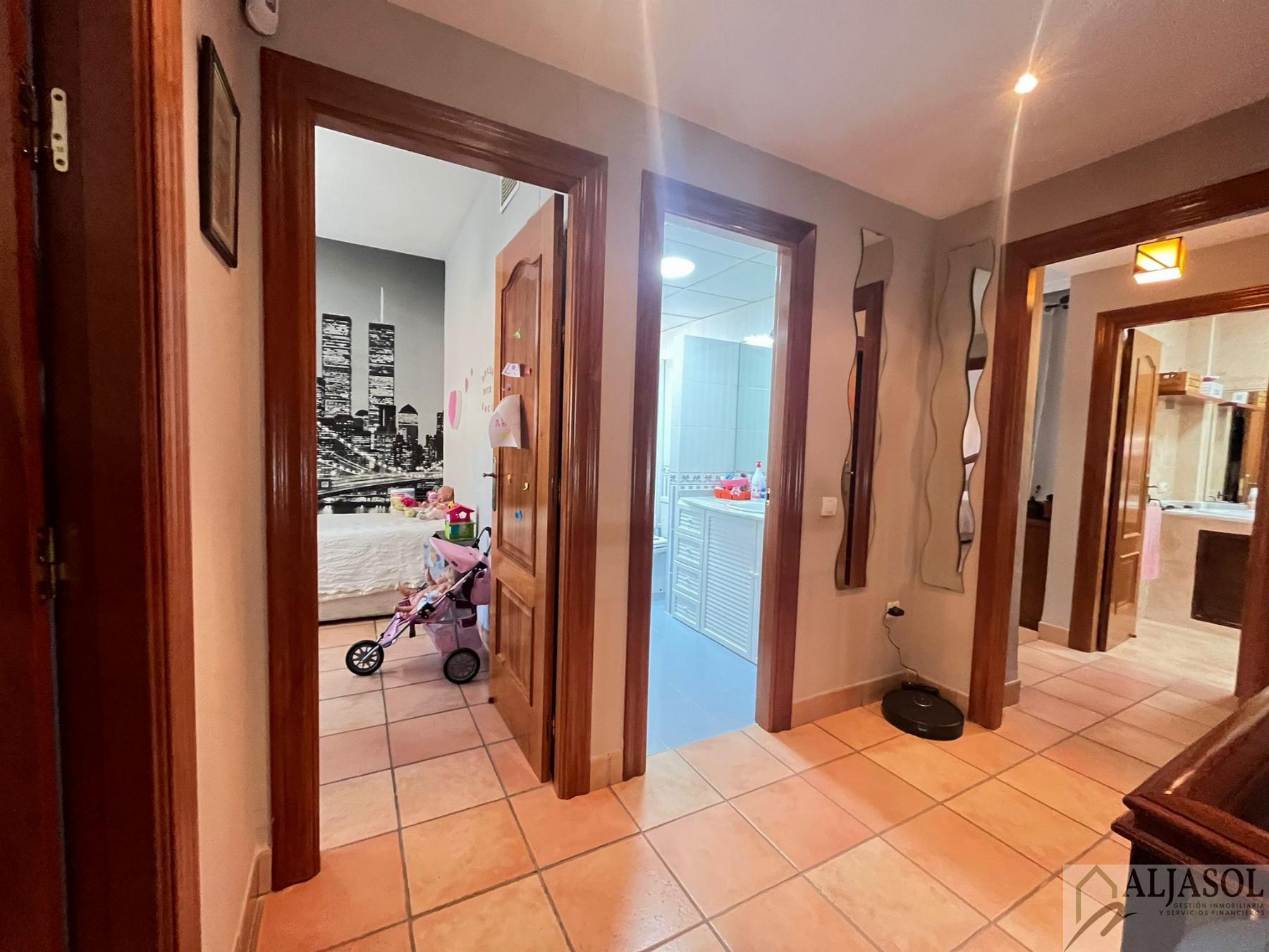 For sale of chalet in Espartinas