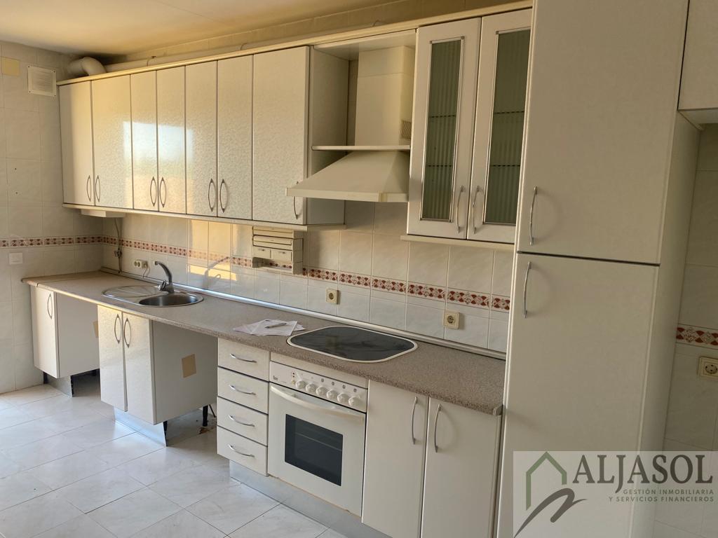 For sale of house in Olivares