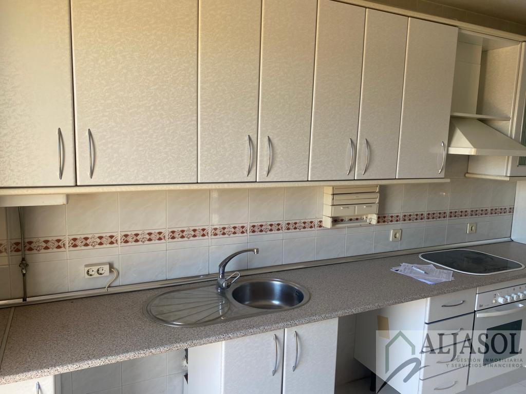 For sale of house in Olivares