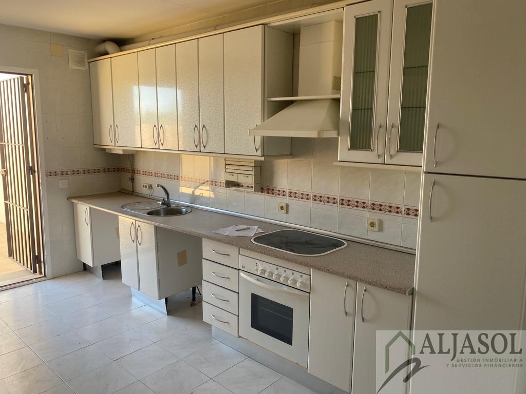 For sale of house in Olivares
