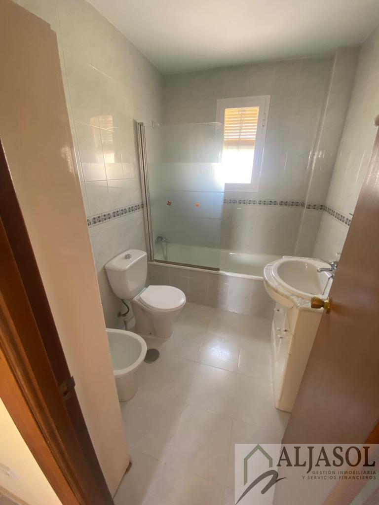 For sale of house in Olivares