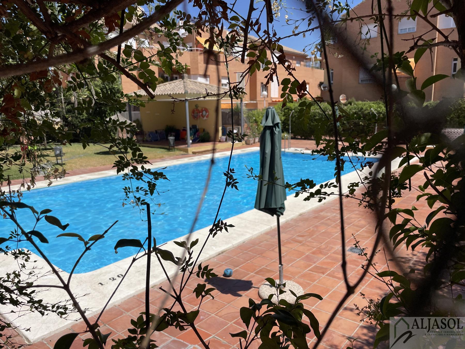 For sale of flat in Tomares