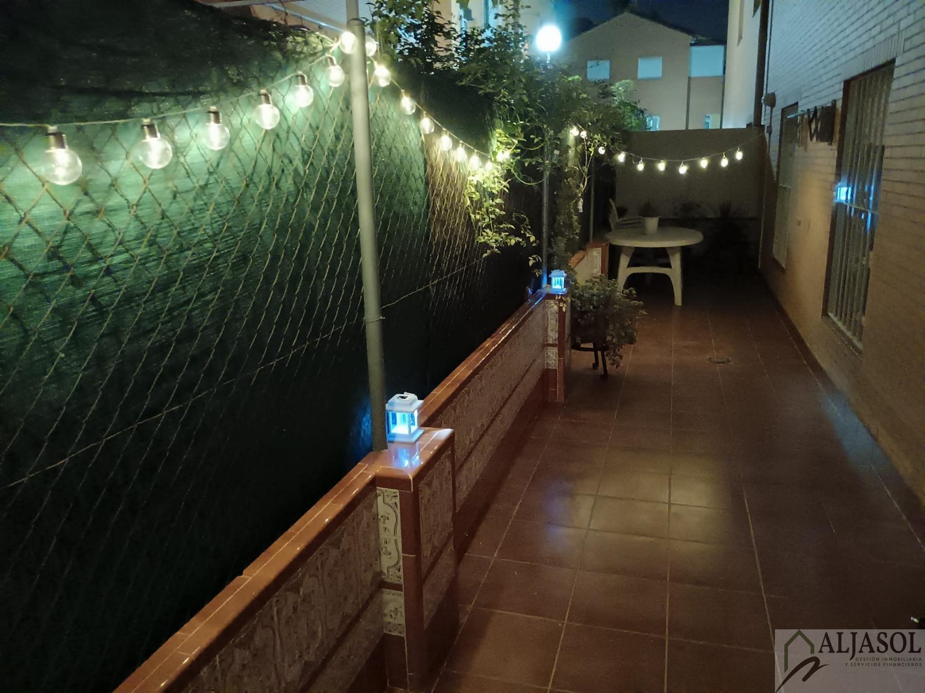 For sale of flat in Tomares
