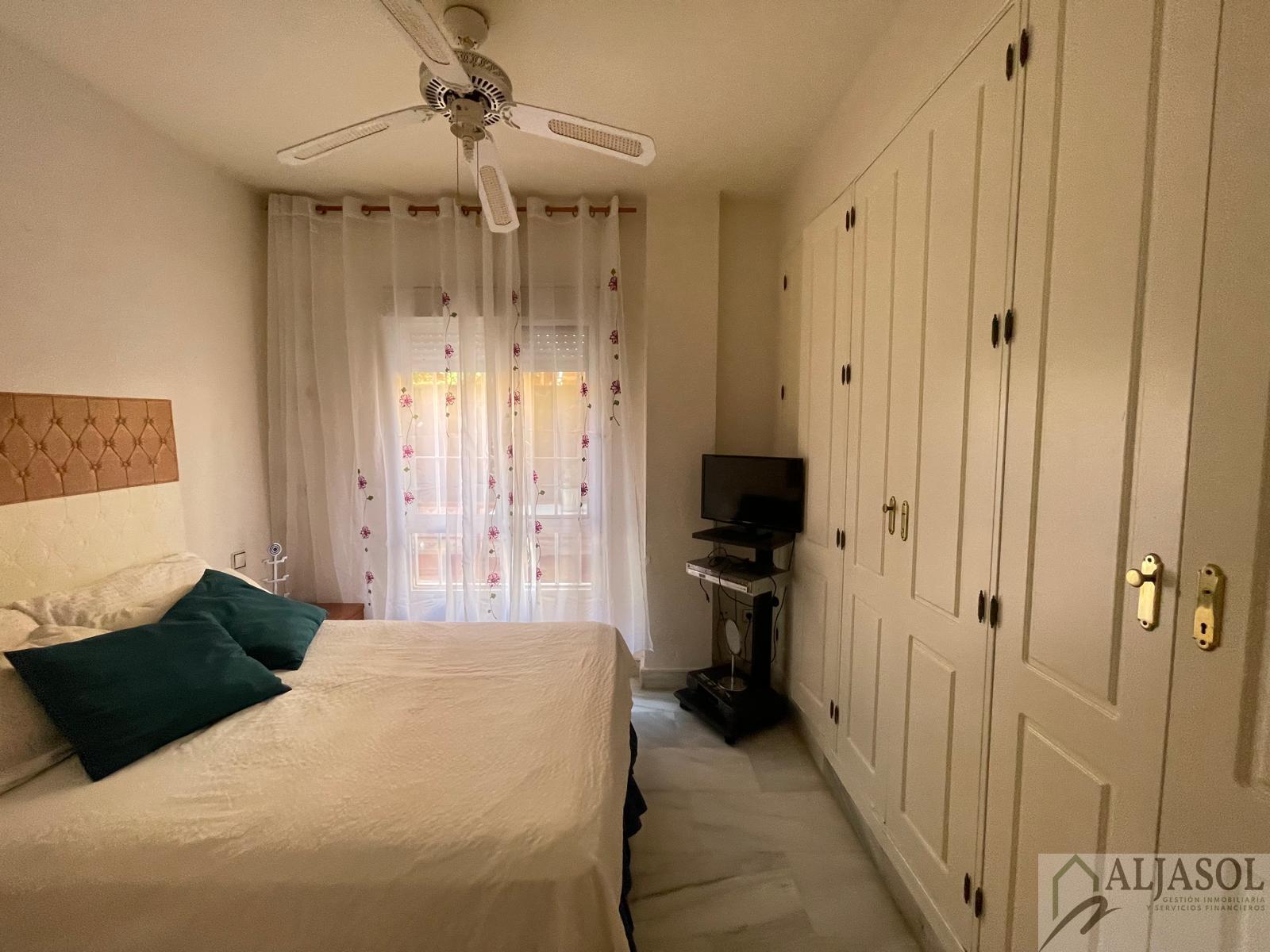 For sale of flat in Tomares