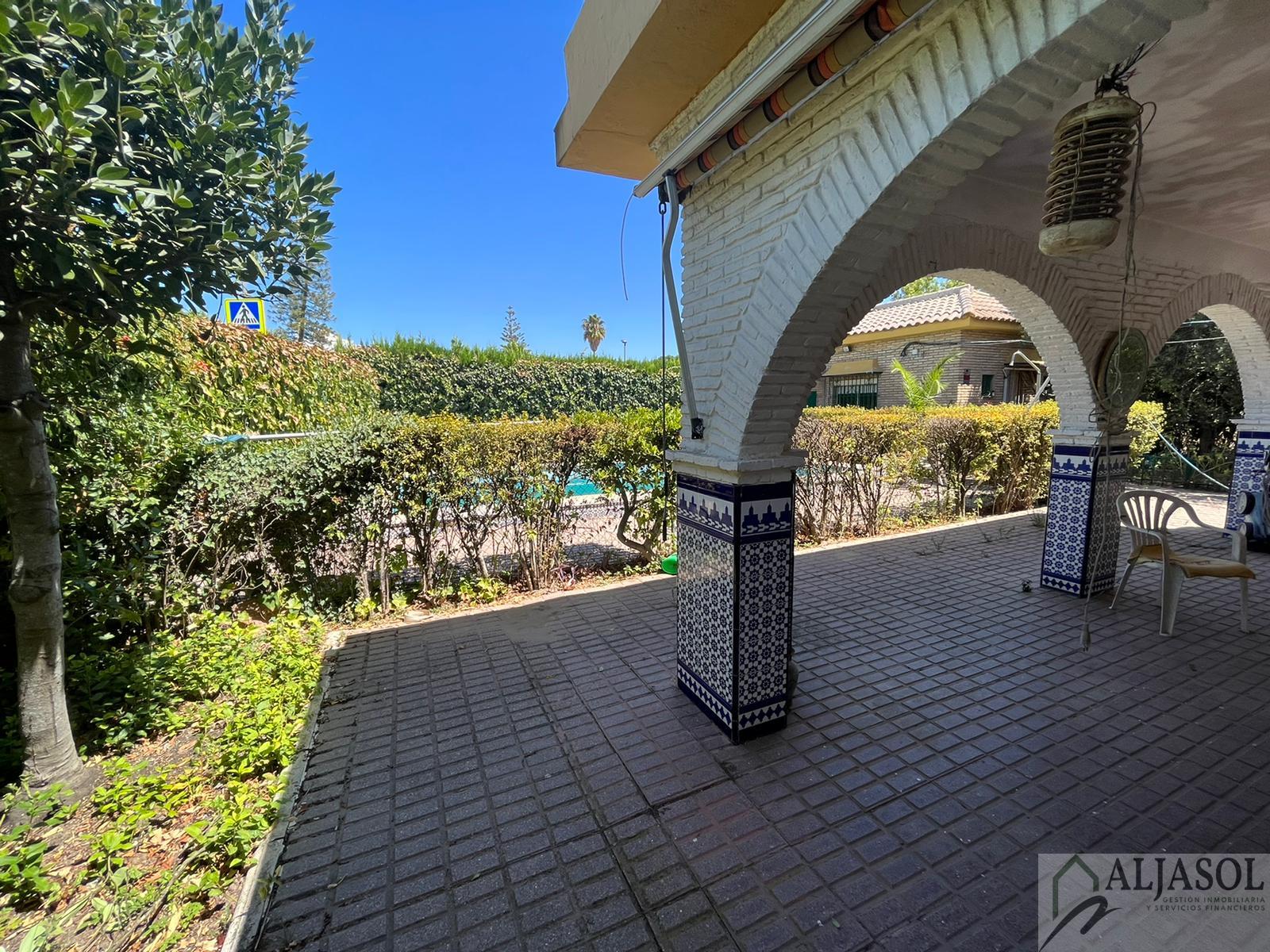 For sale of chalet in Valencina de la Concepción