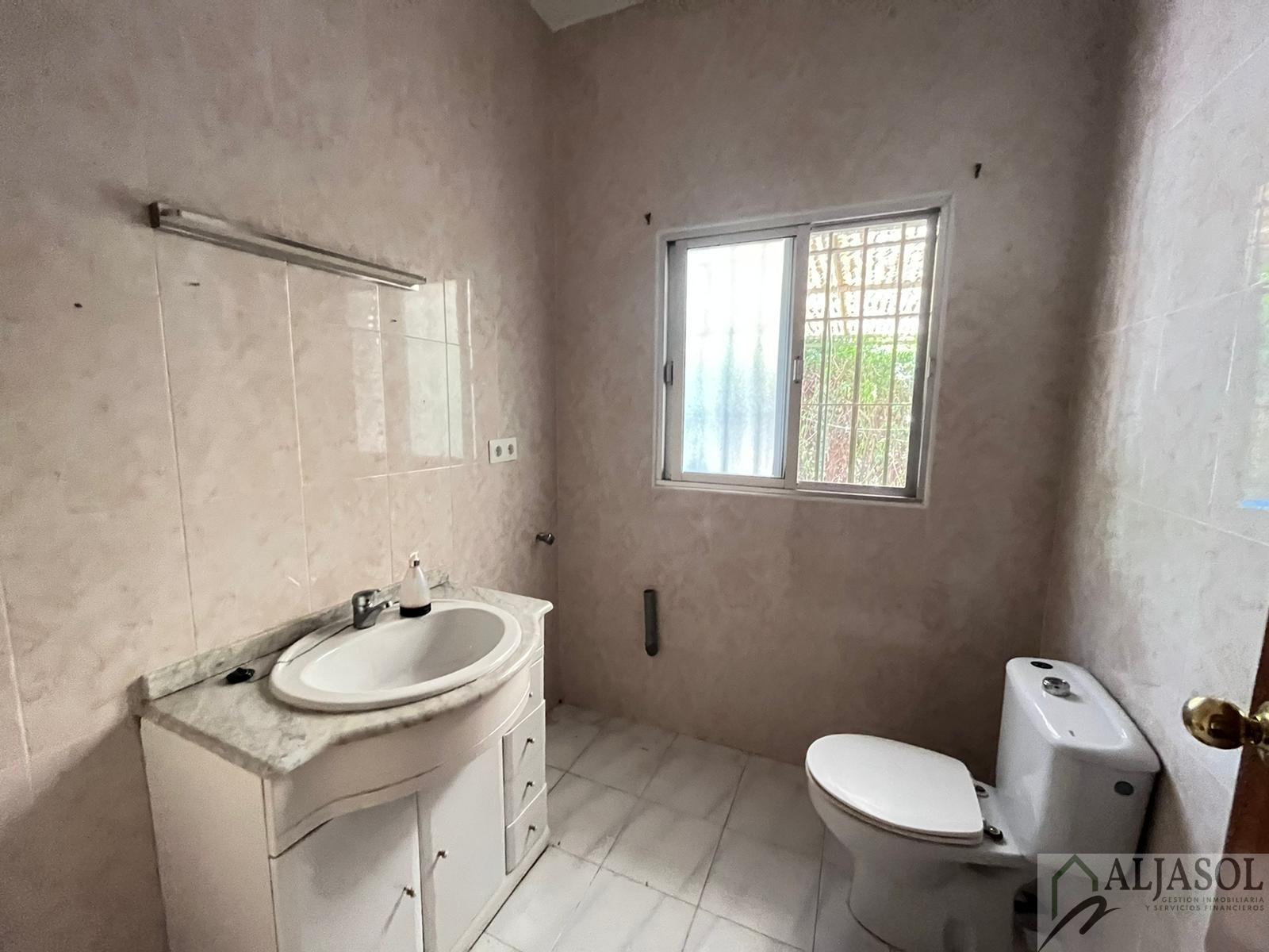 For sale of chalet in Valencina de la Concepción