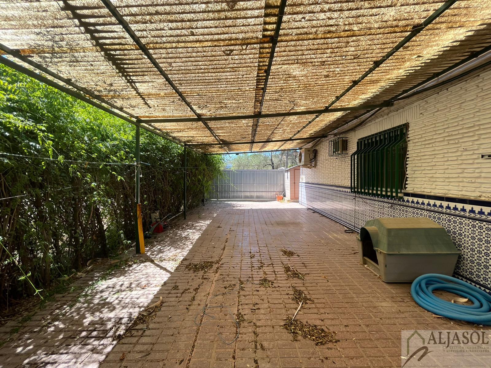 For sale of chalet in Valencina de la Concepción