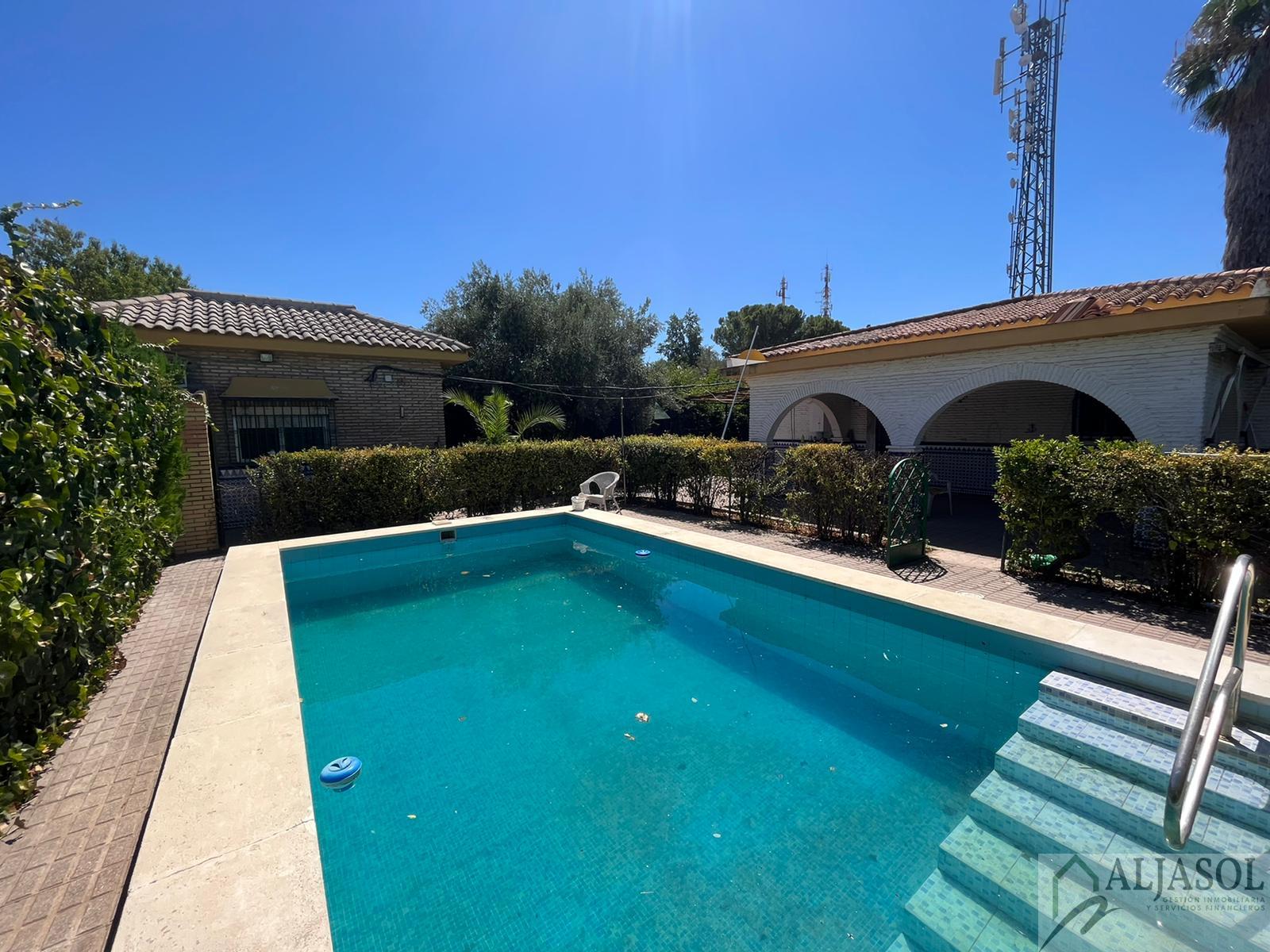 For sale of chalet in Valencina de la Concepción