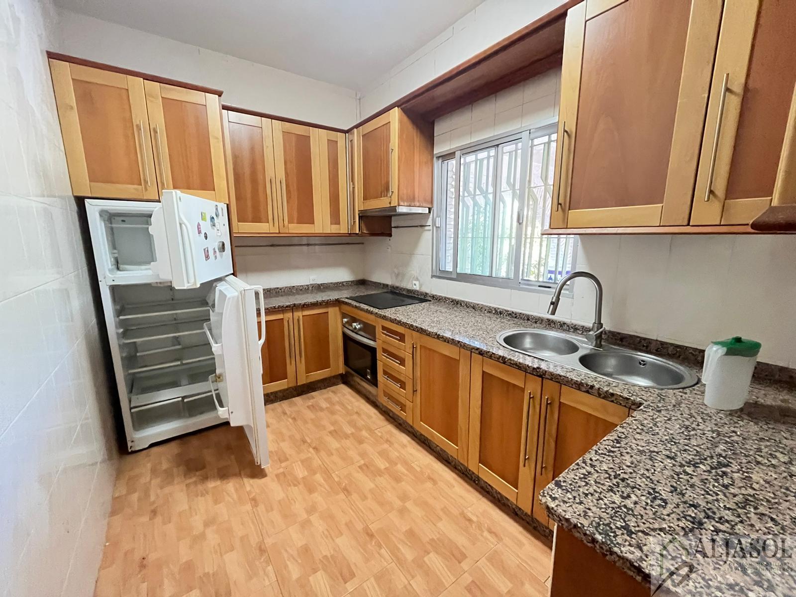 For sale of chalet in Valencina de la Concepción