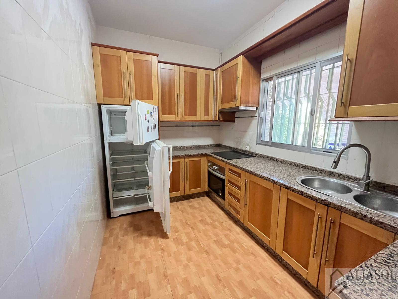For sale of chalet in Valencina de la Concepción