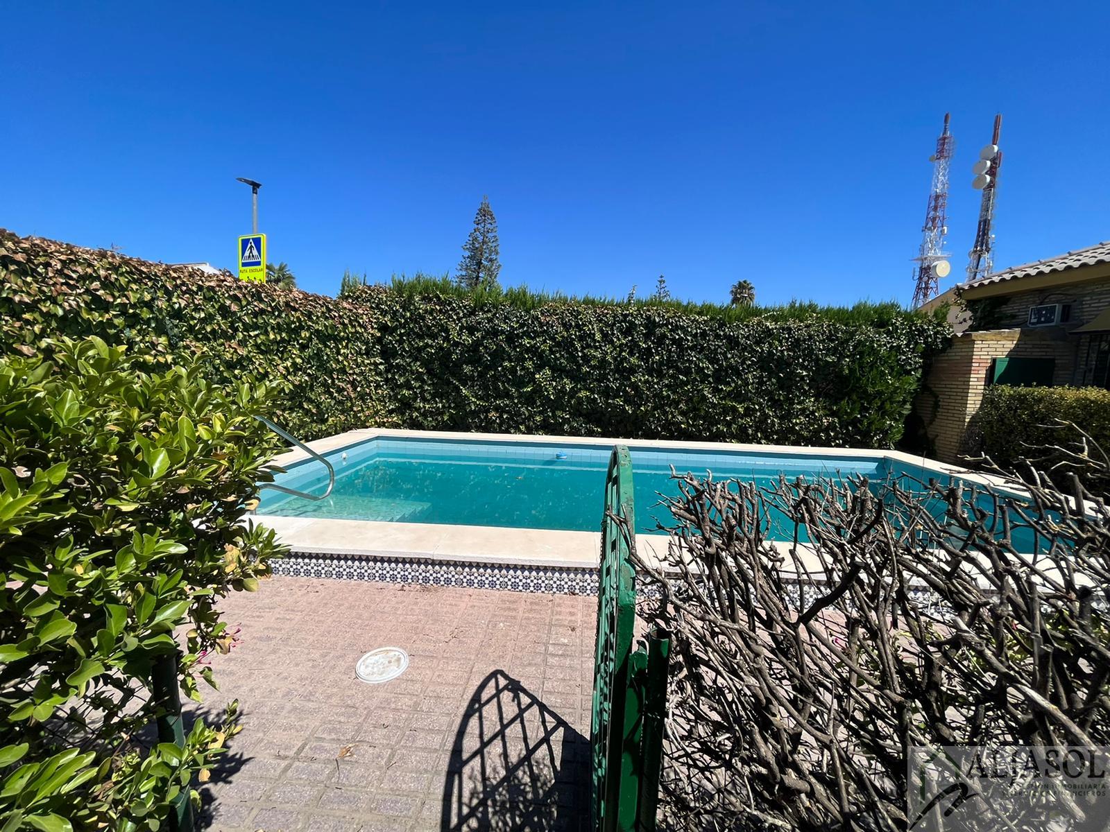 For sale of chalet in Valencina de la Concepción