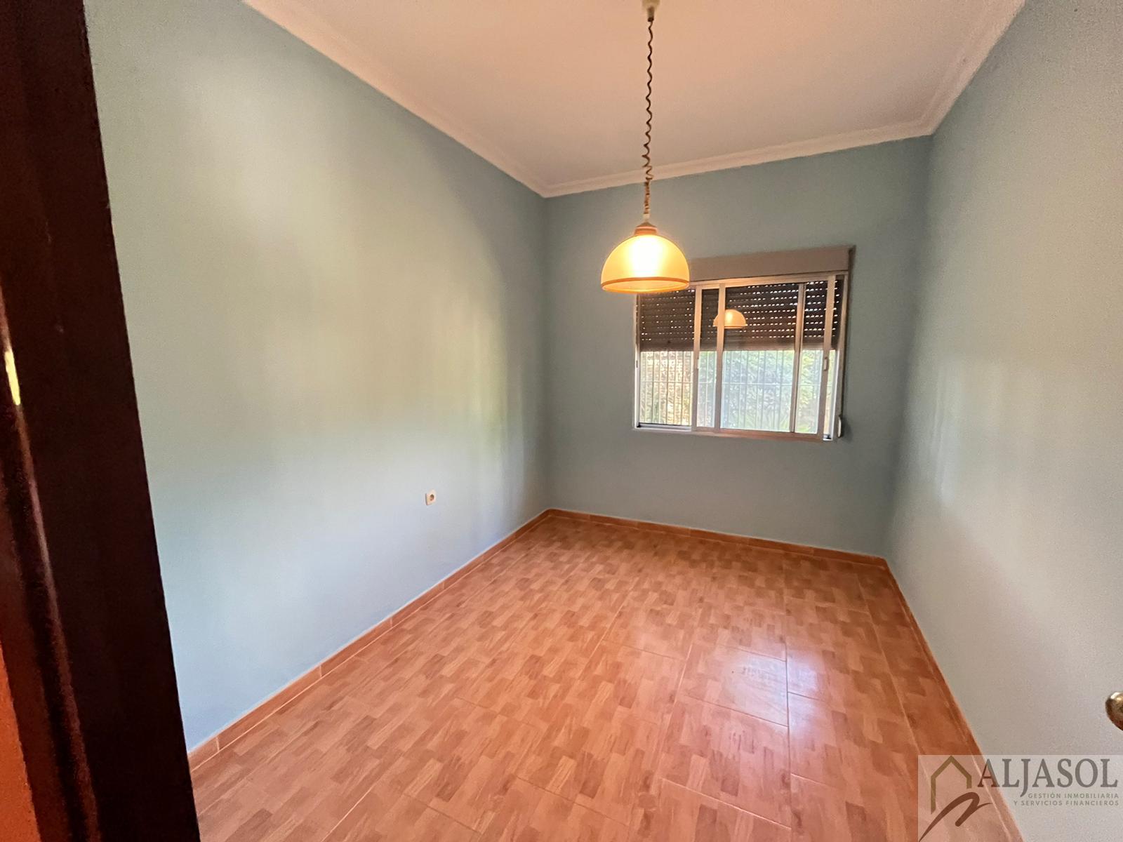 For sale of chalet in Valencina de la Concepción