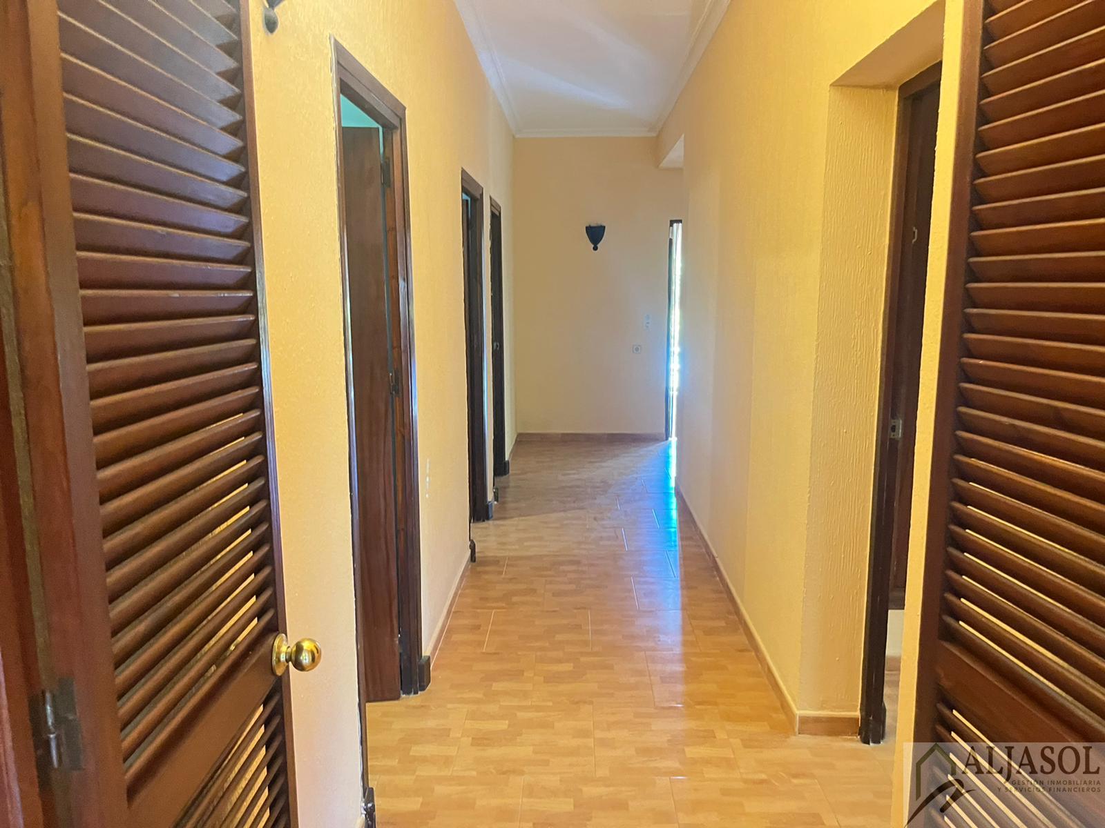 For sale of chalet in Valencina de la Concepción