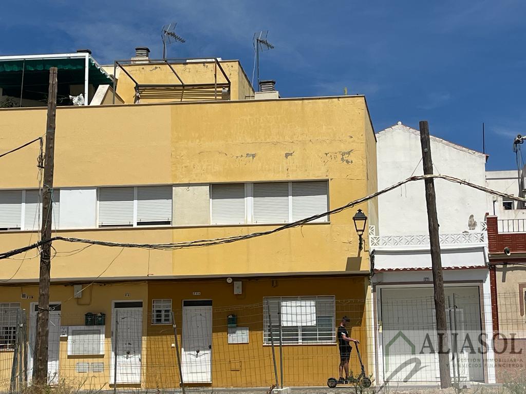 For sale of land in Bormujos