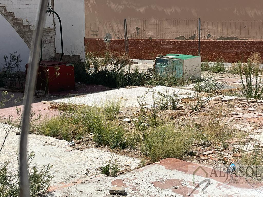 For sale of land in Bormujos