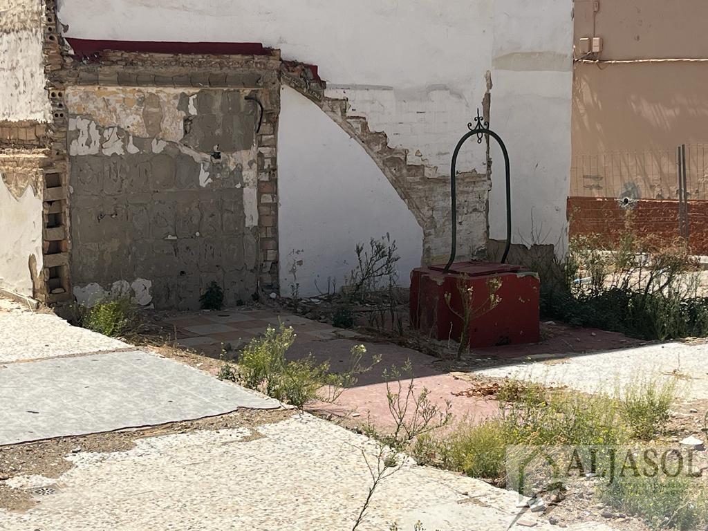 For sale of land in Bormujos