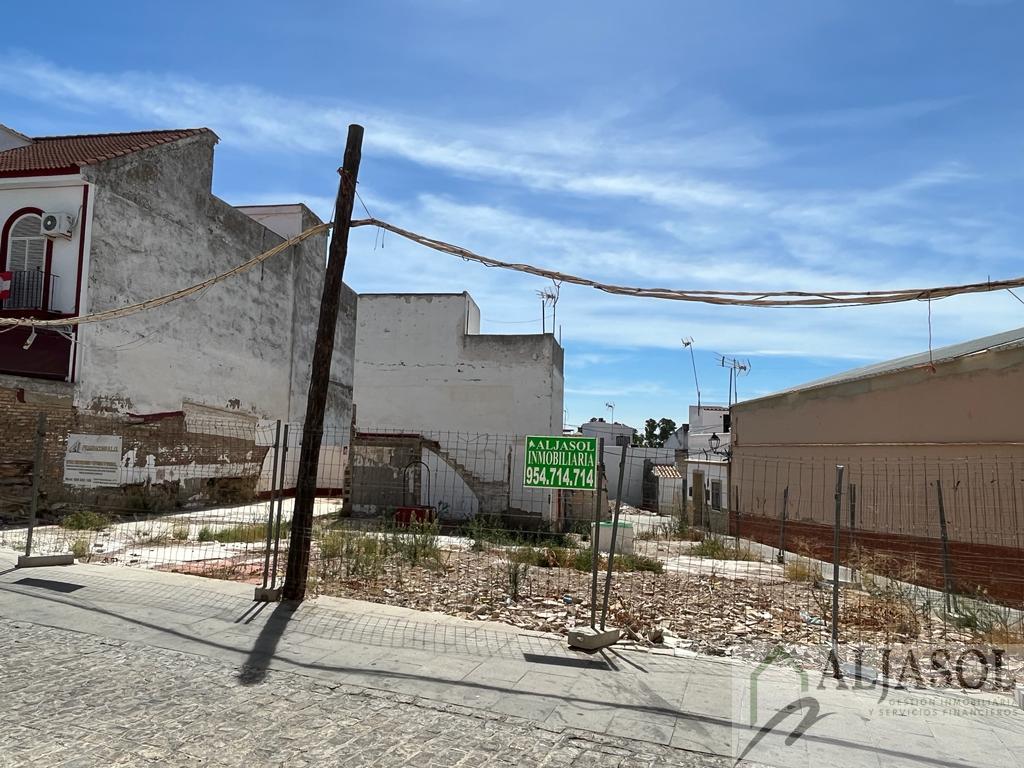 For sale of land in Bormujos