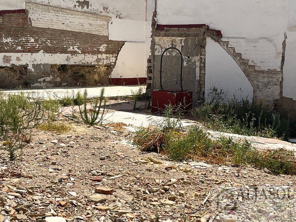 For sale of land in Bormujos