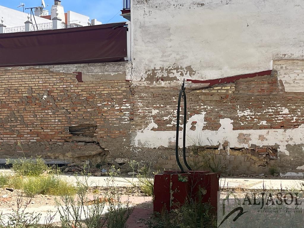 For sale of land in Bormujos