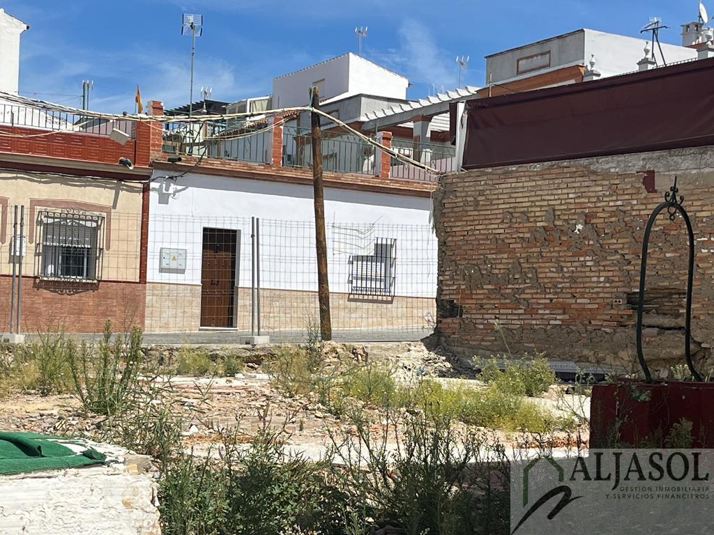 For sale of land in Bormujos