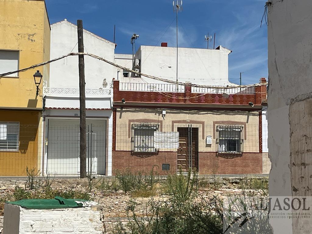 For sale of land in Bormujos