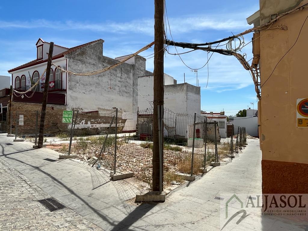 For sale of land in Bormujos