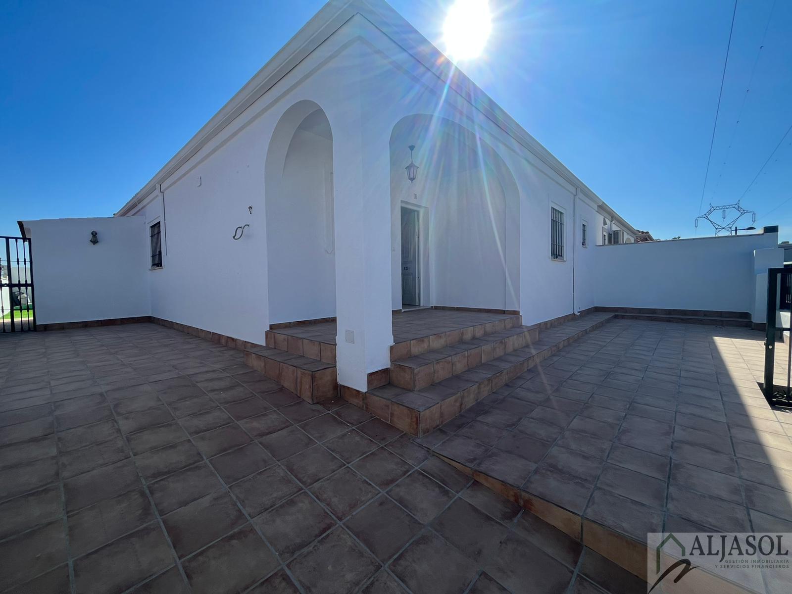 For sale of house in Salteras