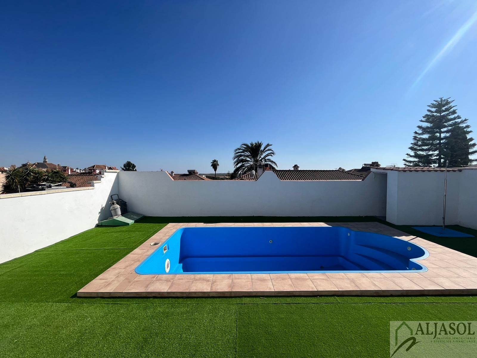 For sale of house in Salteras