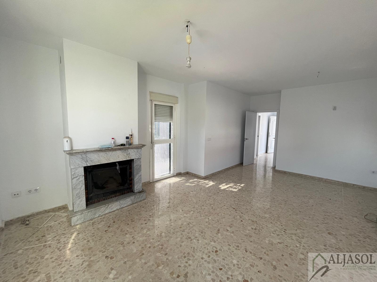 For sale of house in Salteras